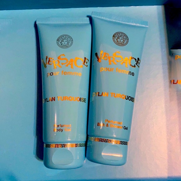 V E R S A C E Dylan Turquoise Eau de toilette spray - Picture 1 of 4